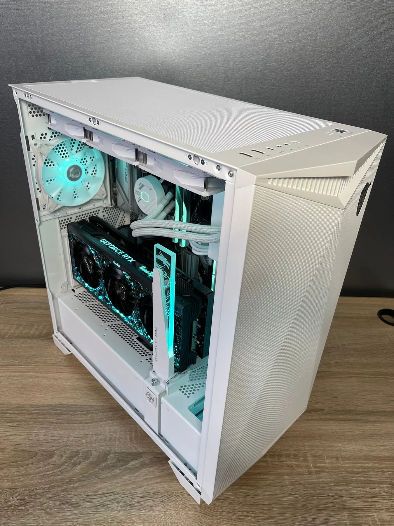 MSI PC Case MPG Gungnir 300R Airflow White