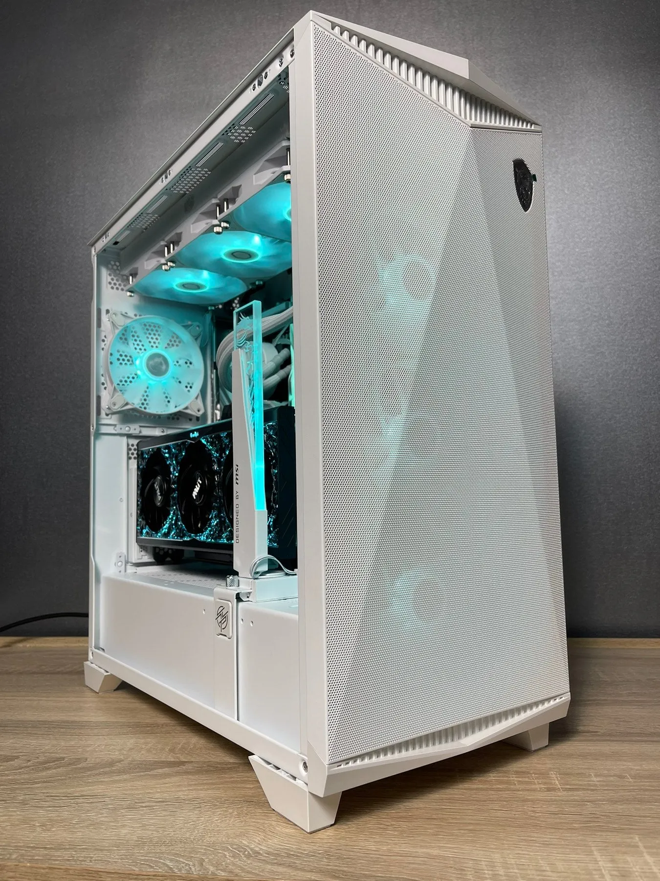 MSI PC Case MPG Gungnir 300R Airflow White