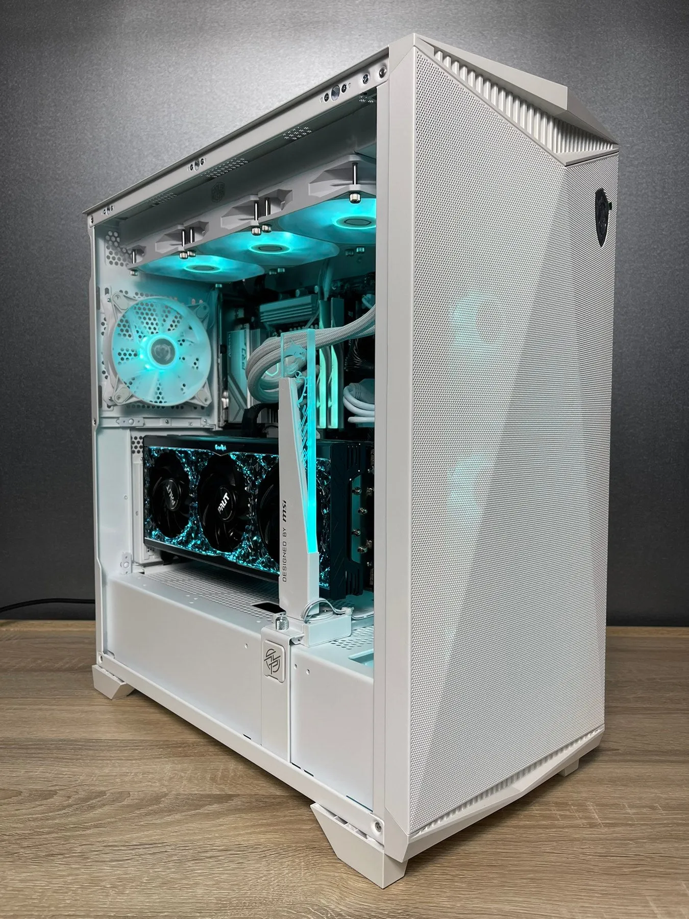 MSI PC Case MPG Gungnir 300R Airflow White