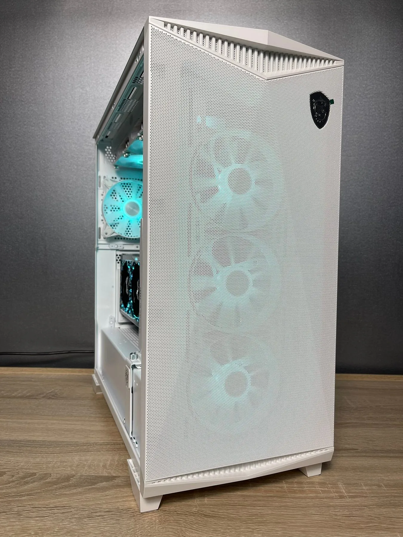 MSI PC Case MPG Gungnir 300R Airflow White