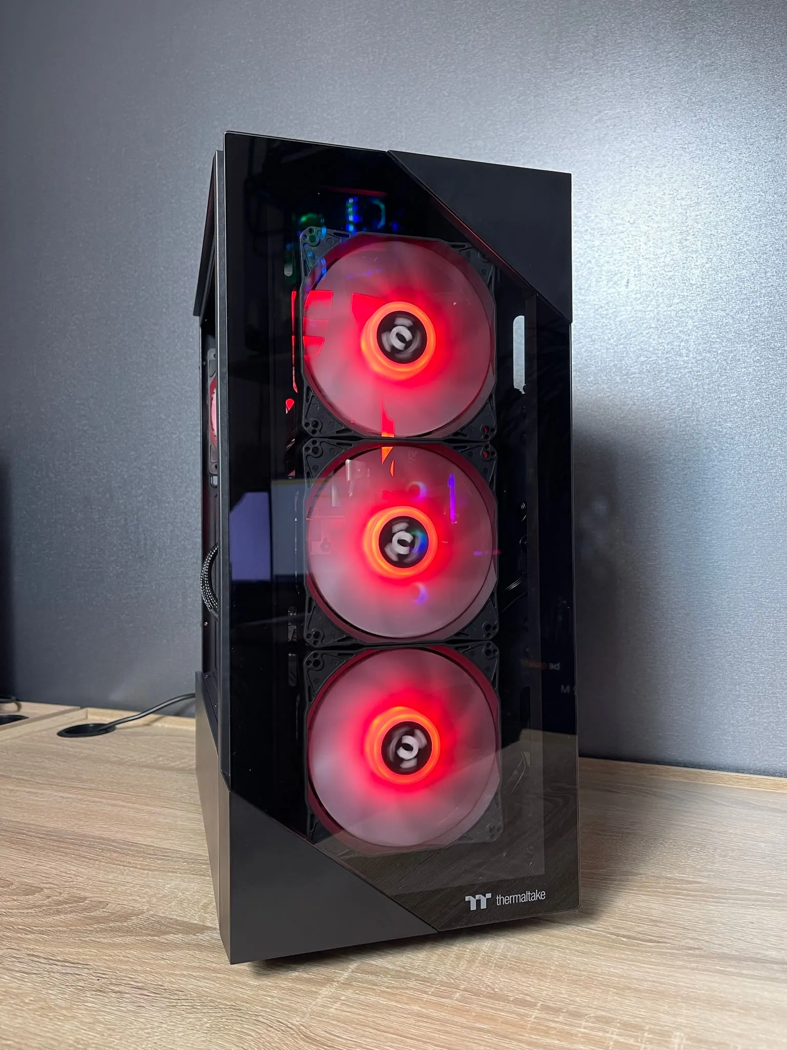 Thermaltake PC Case View 200 TG ARGB Mid Tower Chassis